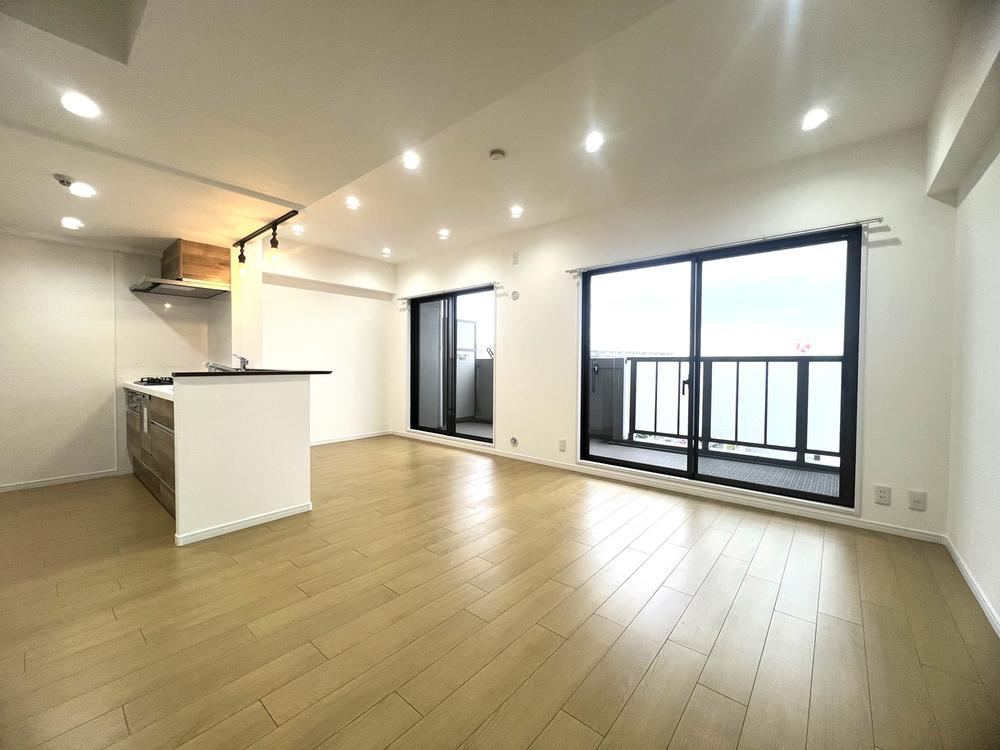 Renovated 3LDK Apartment in Matsudo Shinden - Photo 1