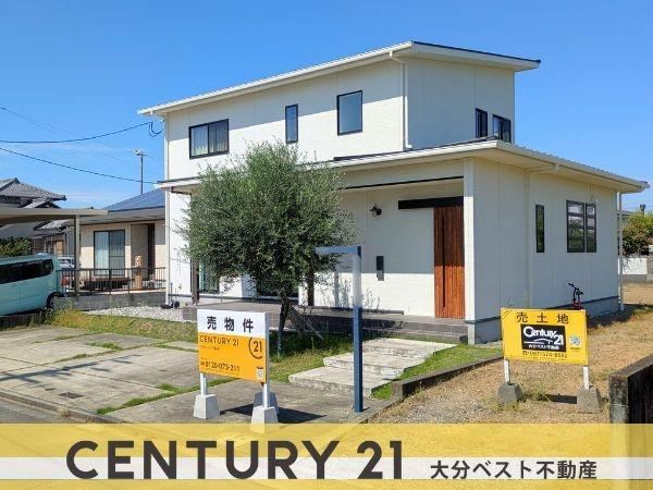 Charming 3LDK Home with Stylish Details in Oita City - Photo 1