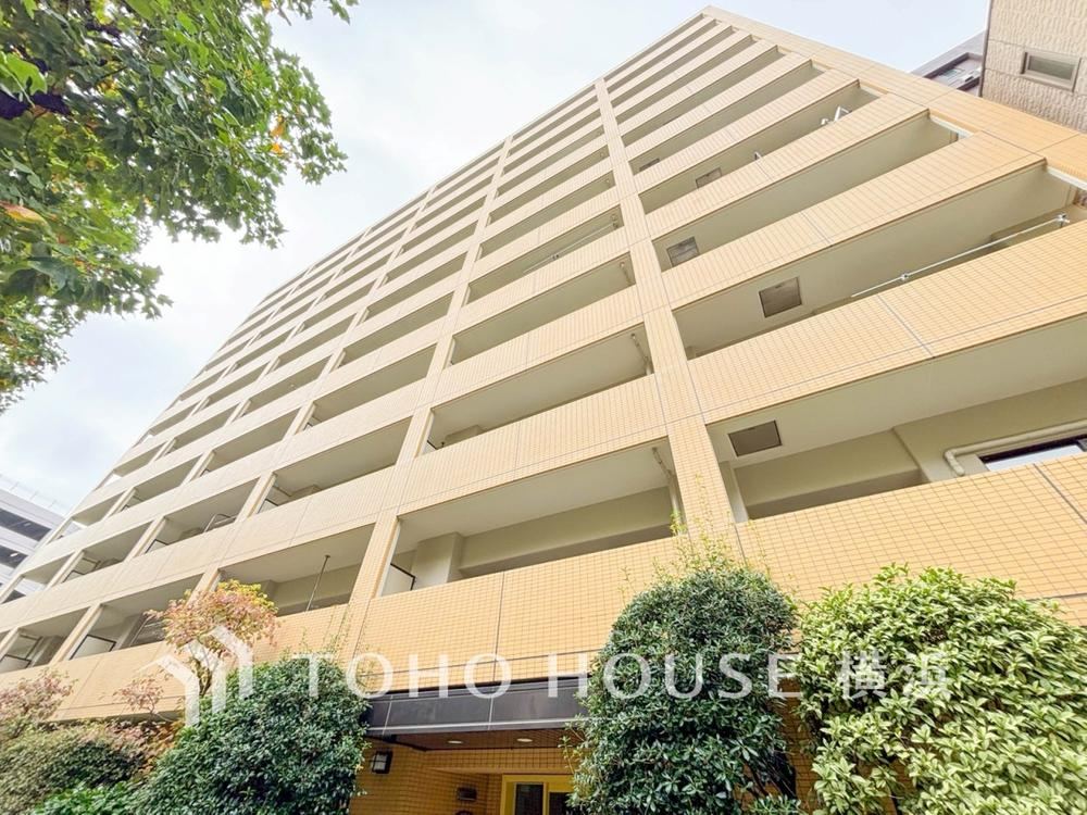 Bright 3LDK Corner Unit with Full Renovation - Photo 1