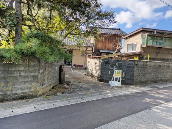 893 m² land in Toyama, Toyama - Photo 1