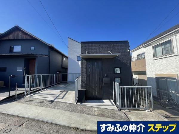 Modern 2LDK House in Miho-cho - Photo 1