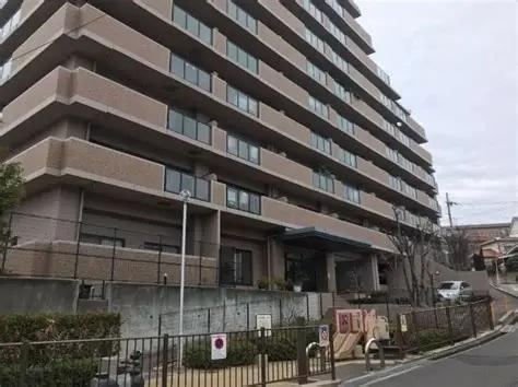 2LDK+S apartment in Toyonaka, Osaka - Photo 1