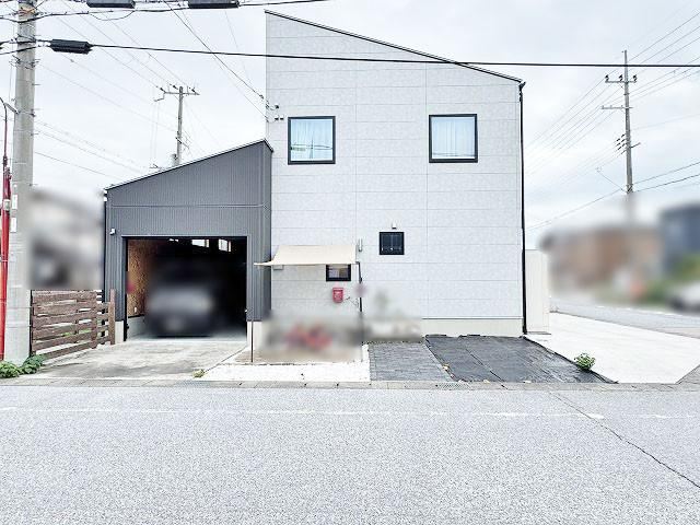 Stylish 3LDK Home with Garden - Photo 1