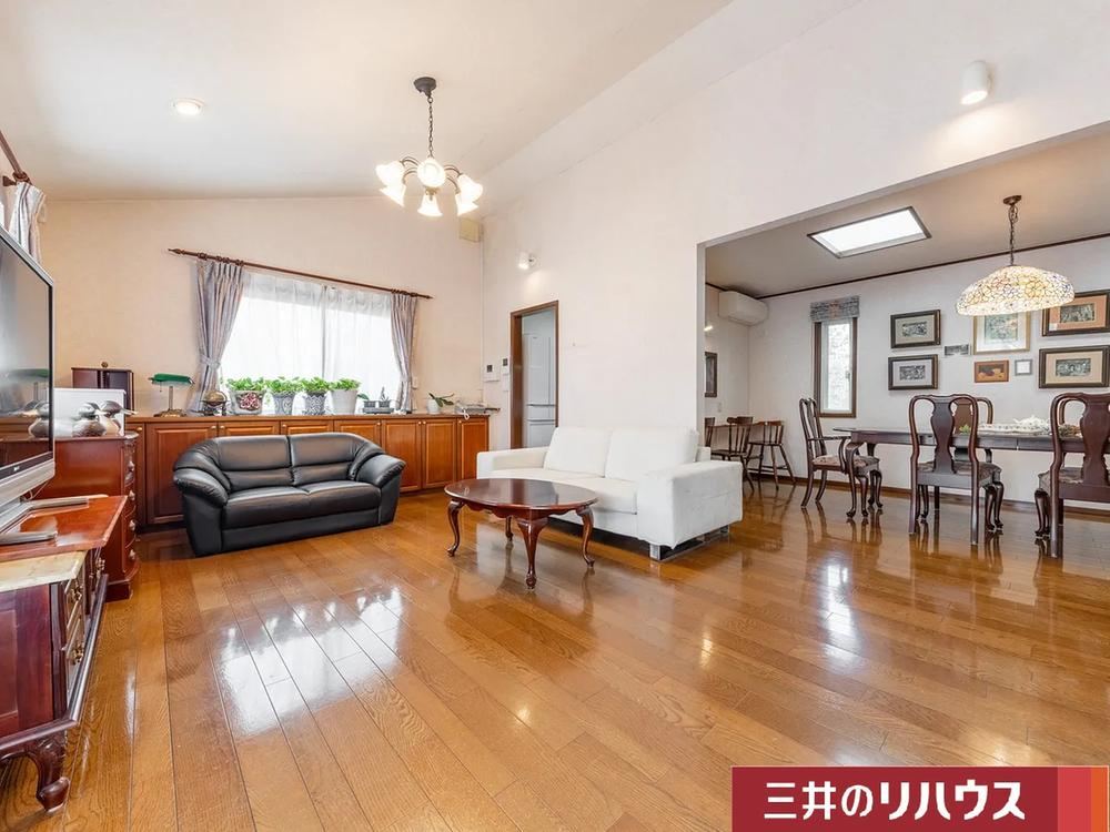 Spacious 4LDK House in Sakuradai - Photo 1