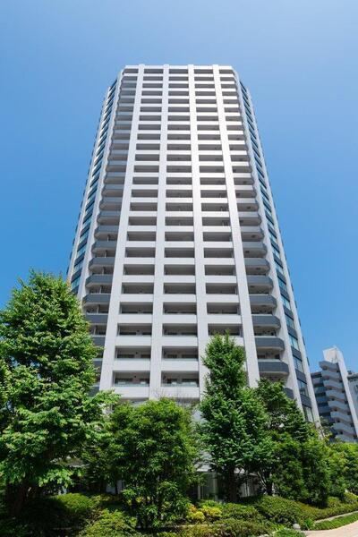 Stunning 2LDK Apartment with Great Views in Shinagawa - Photo 1