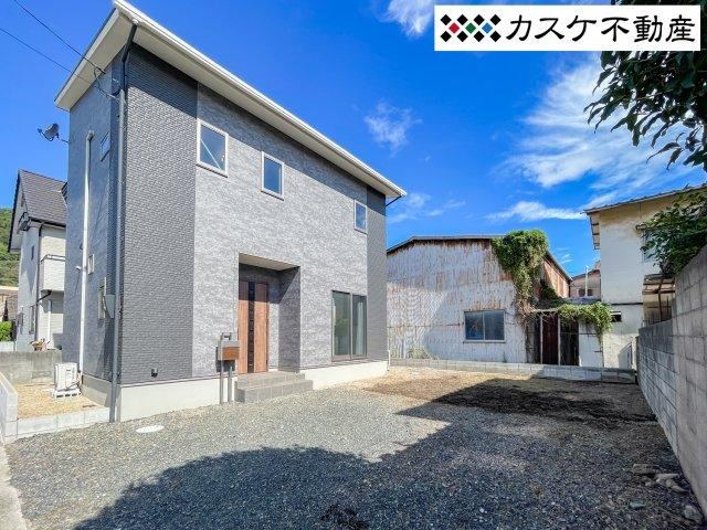Newly Built 3LDK House with Parking for 4 Cars in Kurashiki - Photo 1