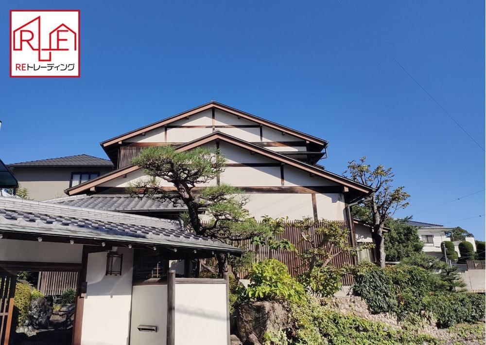 Charming 5LDK Home with Scenic Views - Photo 1