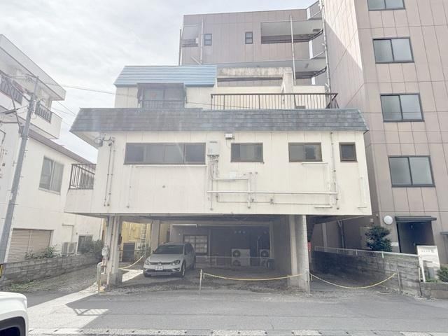 3-Story House Steps from Gondō Station - Photo 1