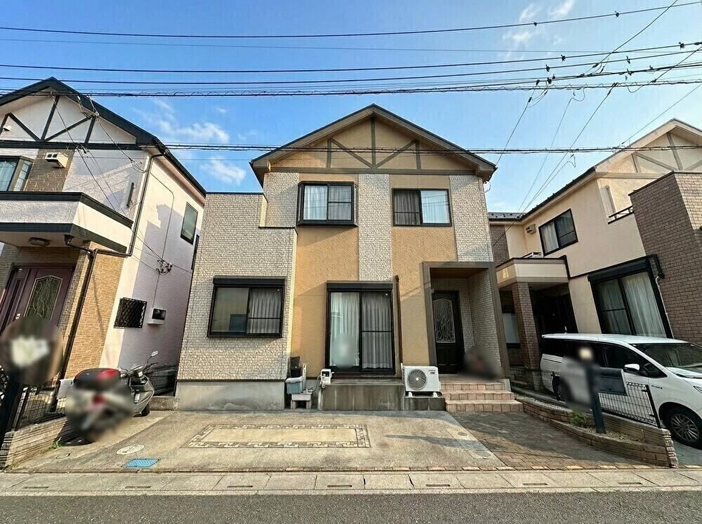 Stylish 3LDK House with High Ceilings in Soka - Photo 1