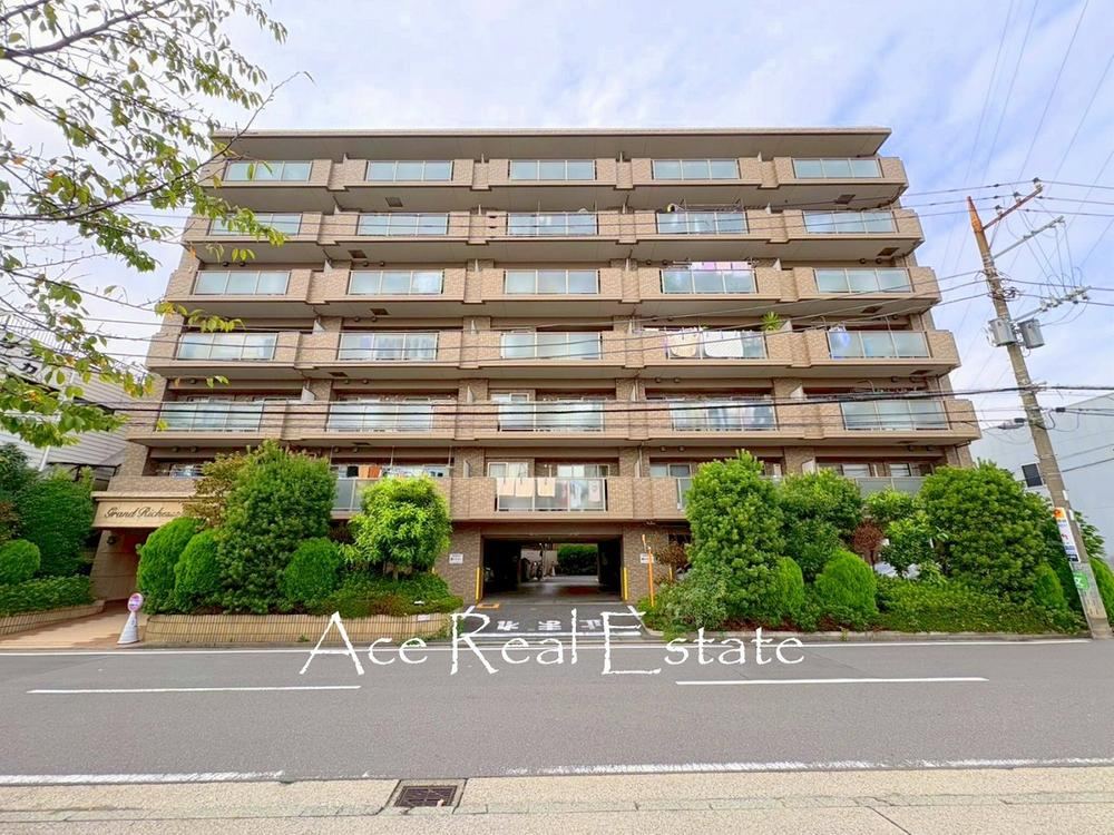 Spacious 2SLDK Apartment Near Shirahama Station - Photo 1