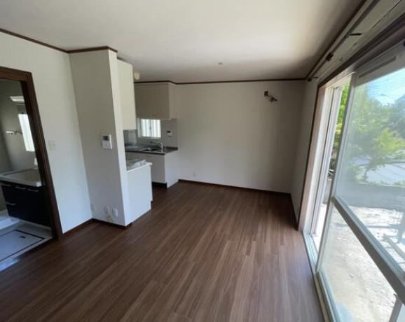 Renovated 3LDK House in Kurakuen - Photo 1