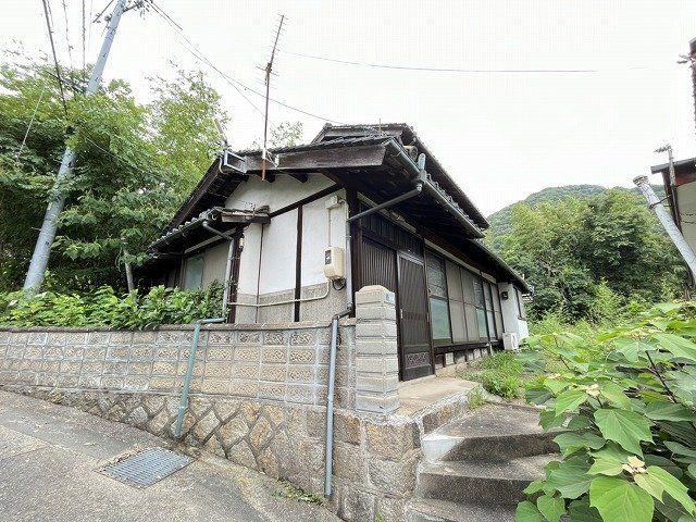 6DK house in Mihara, Hiroshima - Photo 1
