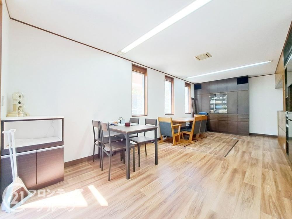 Designer Home with Elevator in Hirano - Photo 1