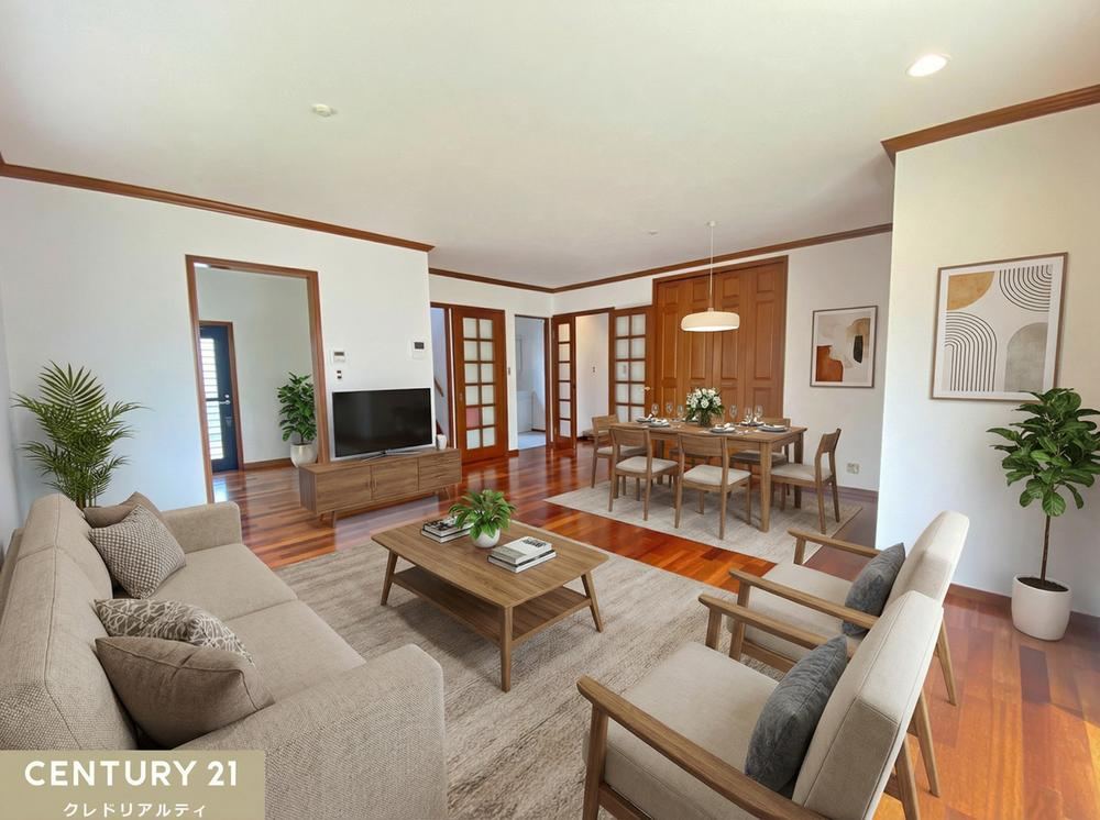 Renovated 4LDK House with Spacious Living Area - Photo 1