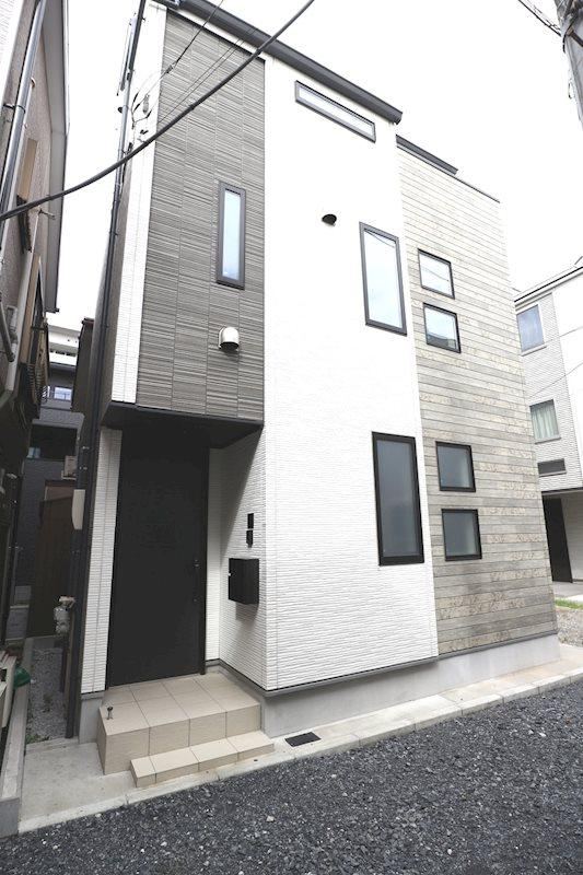 Modern 3LDK Home in Higashimonmae - Photo 1