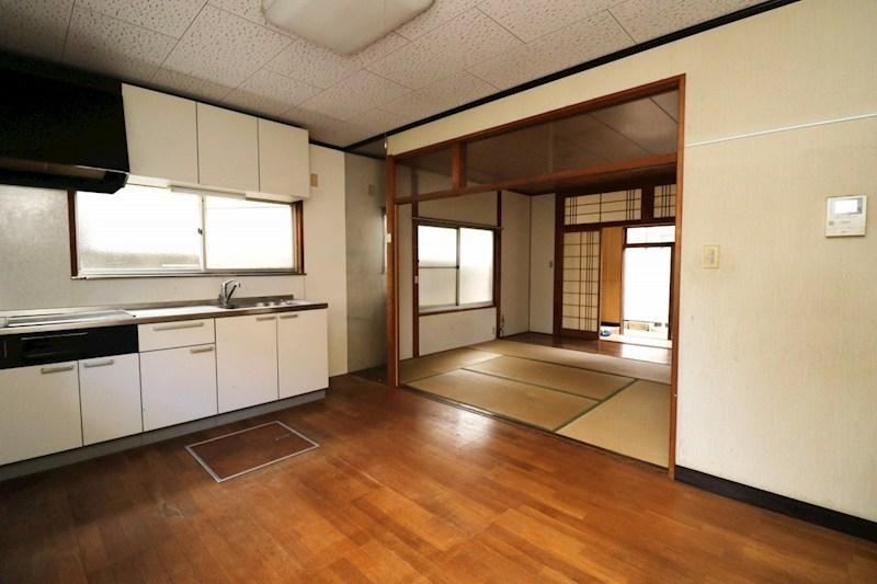 Convenient 8DK Home in Kurashiki with Immediate Viewing Available - Photo 1