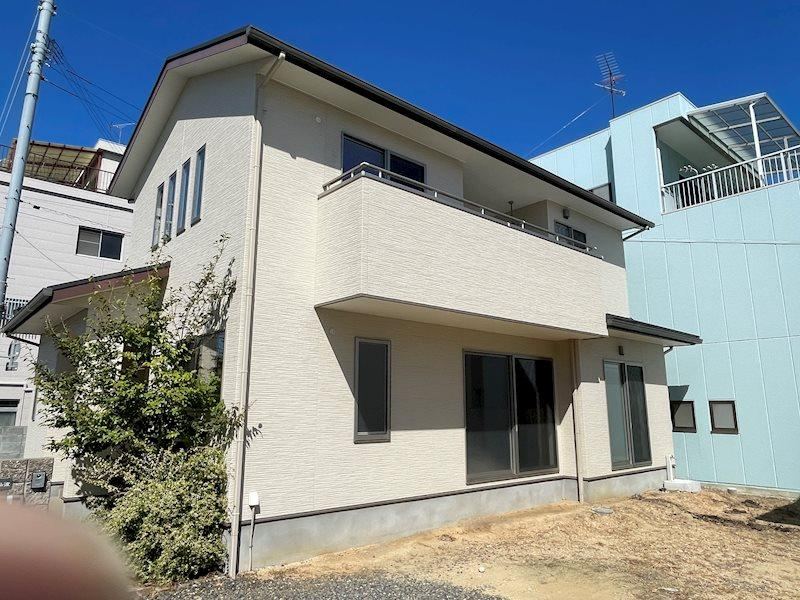 Spacious 4LDK Home in Convenient Location - Photo 1