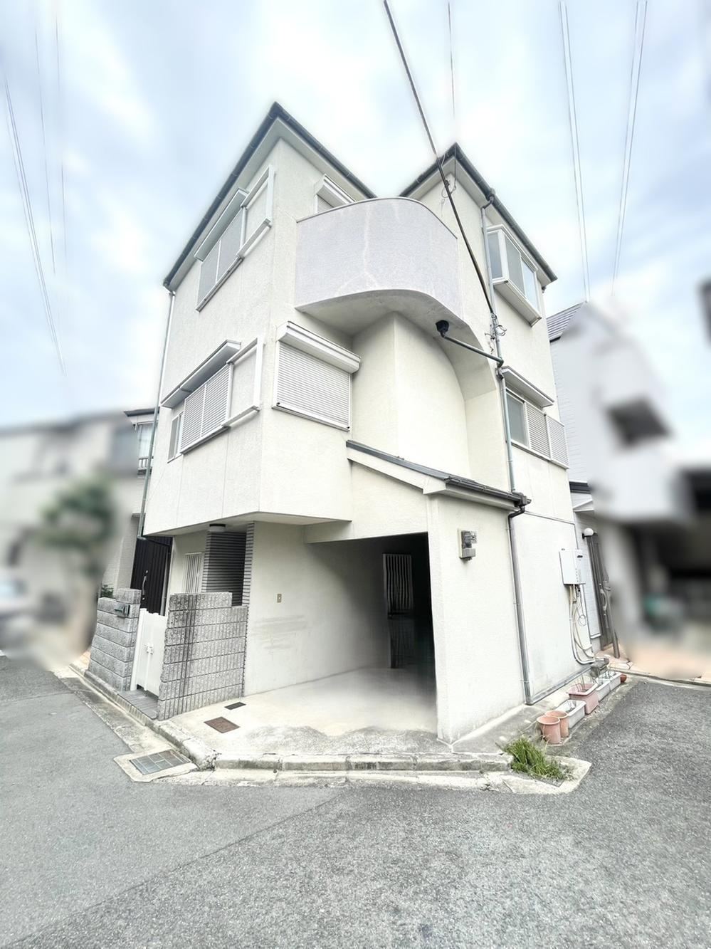 Renovated 4LDK House in Suita - Photo 1