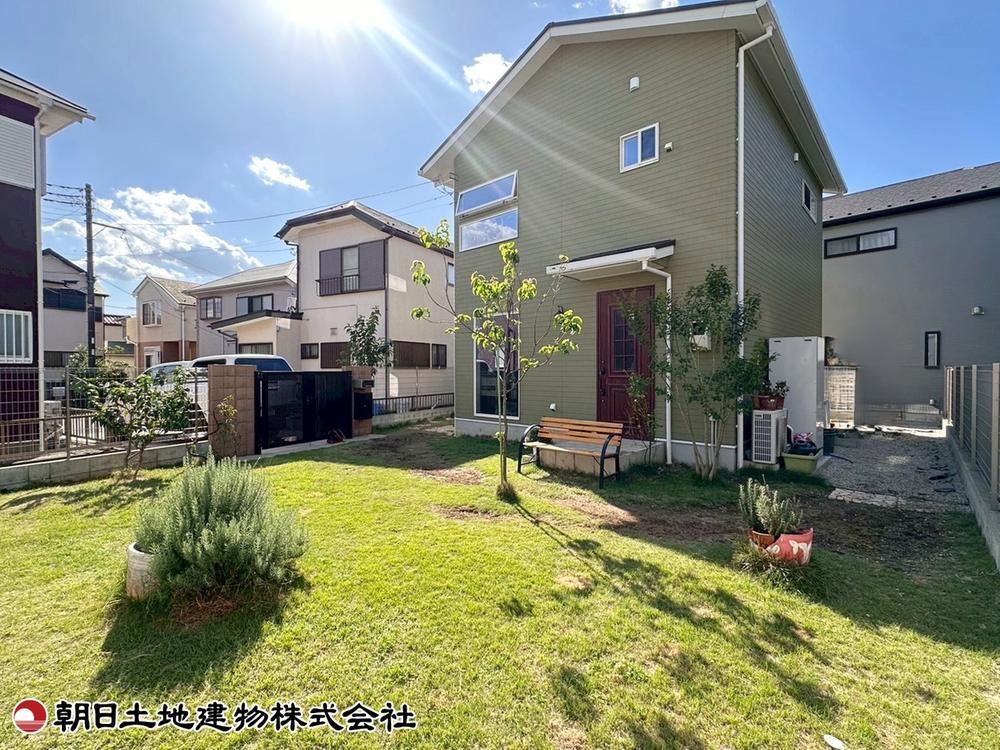 Spacious 3LDK House with Dog Run in Yokohama - Photo 1