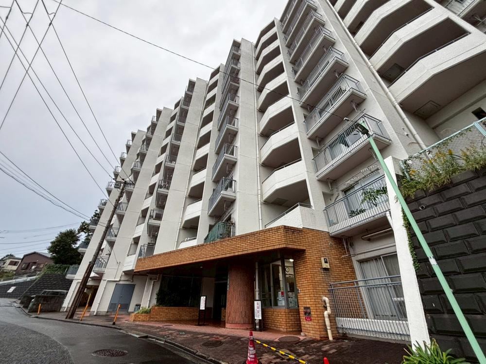 Scenic 3LDK Apartment in Fujisawa - Photo 1