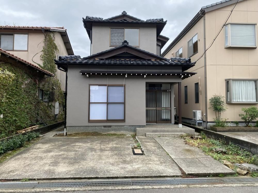 Recently Renovated 4LDK Near Takahashigawa Cherry Blossom Trees - Photo 1