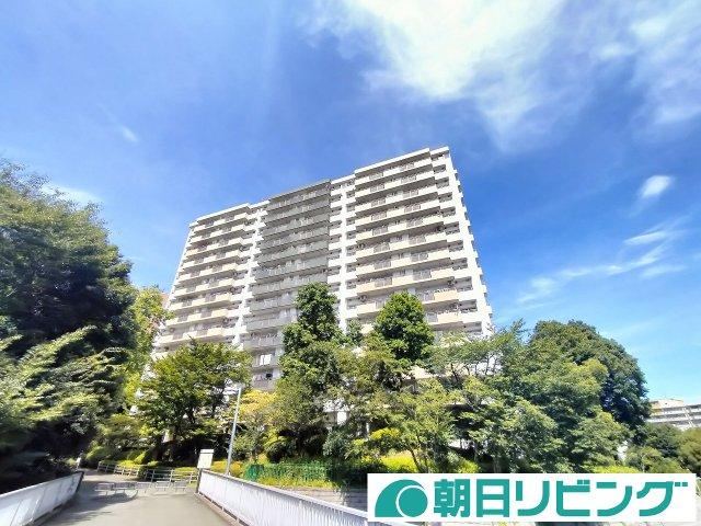 Spacious 4LDK Apartment in Wakabadai - Photo 1