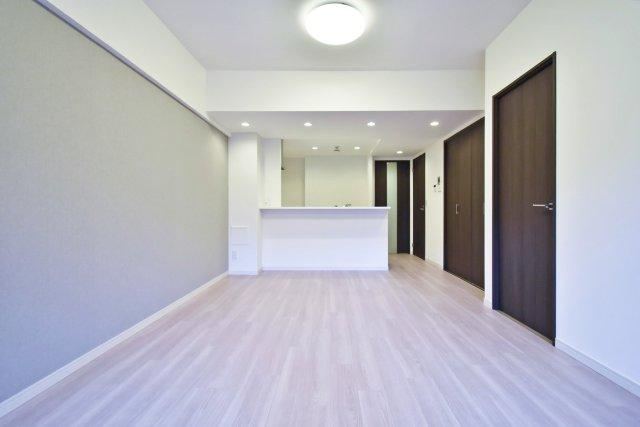Renovated 3LDK Apartment in Hoshikawa - Photo 1