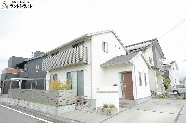 4LDK house in Shimizu Ward, Shizuoka - Photo 1