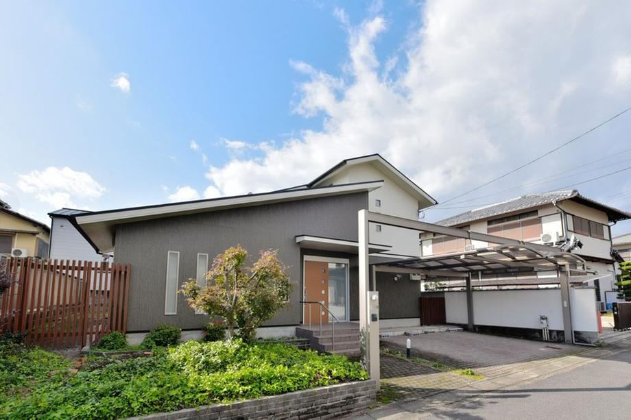 Eco-Friendly 5LDK Home with Solar Power in Nishikyo, Kyoto - Photo 1
