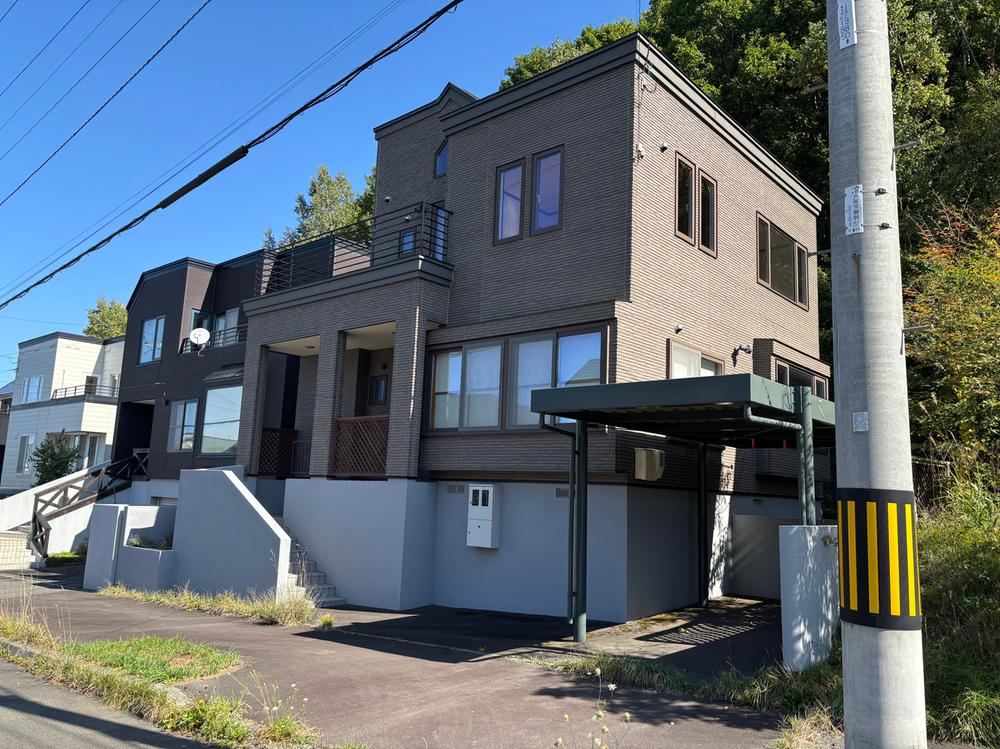 Sunny 4LDK Home in Tokiwa - Photo 1