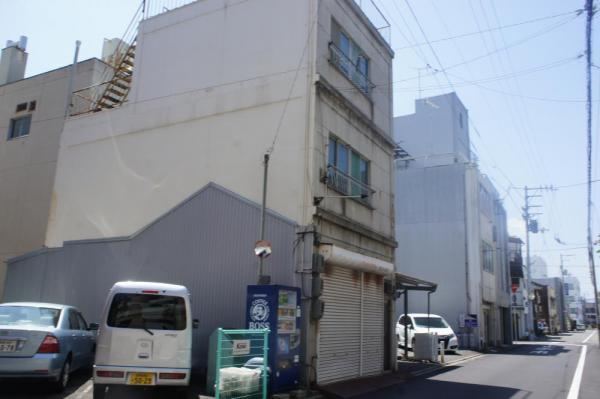 3-Story House in Central Imabari - Photo 1
