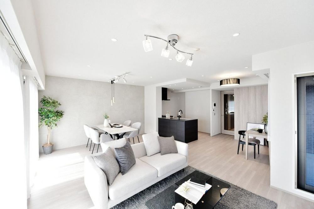 3LDK apartment in Chuo Ward, Kobe, Hyogo - Photo 1