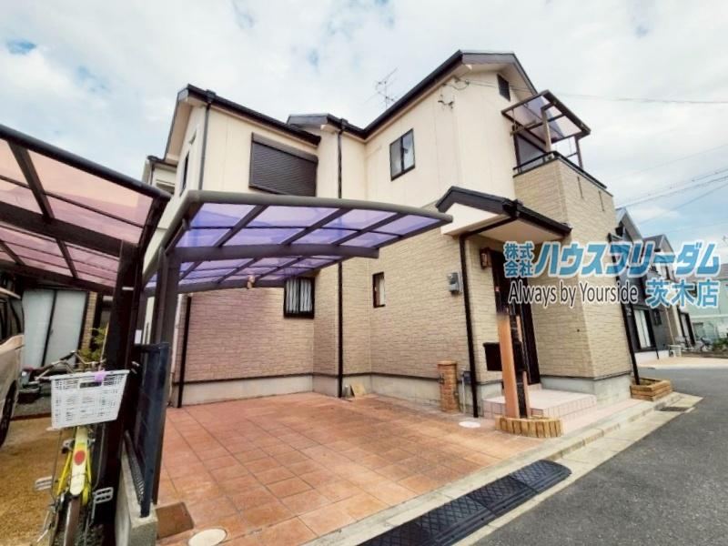 Renovated 4LDK House on Southeast Corner Lot in Takatsuki - Photo 1