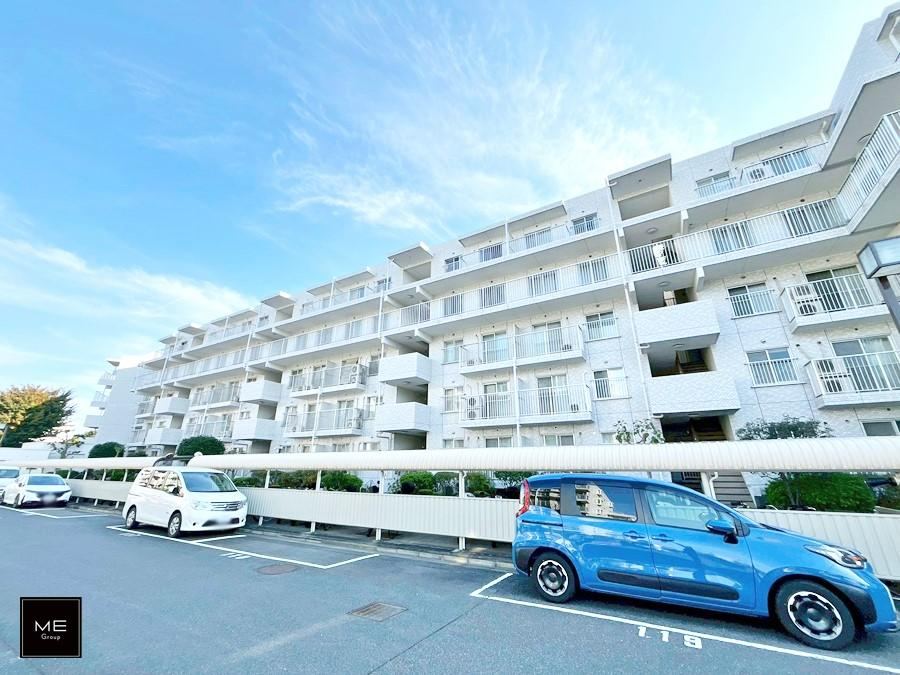 Bright 3LDK Apartment with Pet-Friendly Policy - Photo 1
