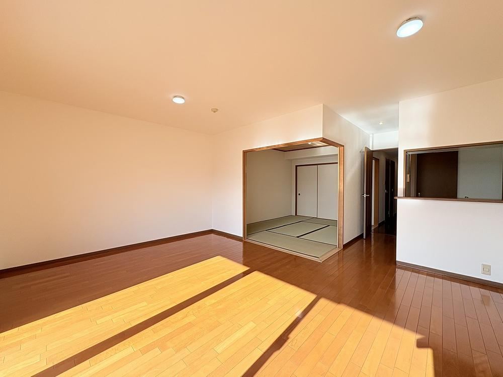 3LDK apartment in Takaishi, Osaka - Photo 1