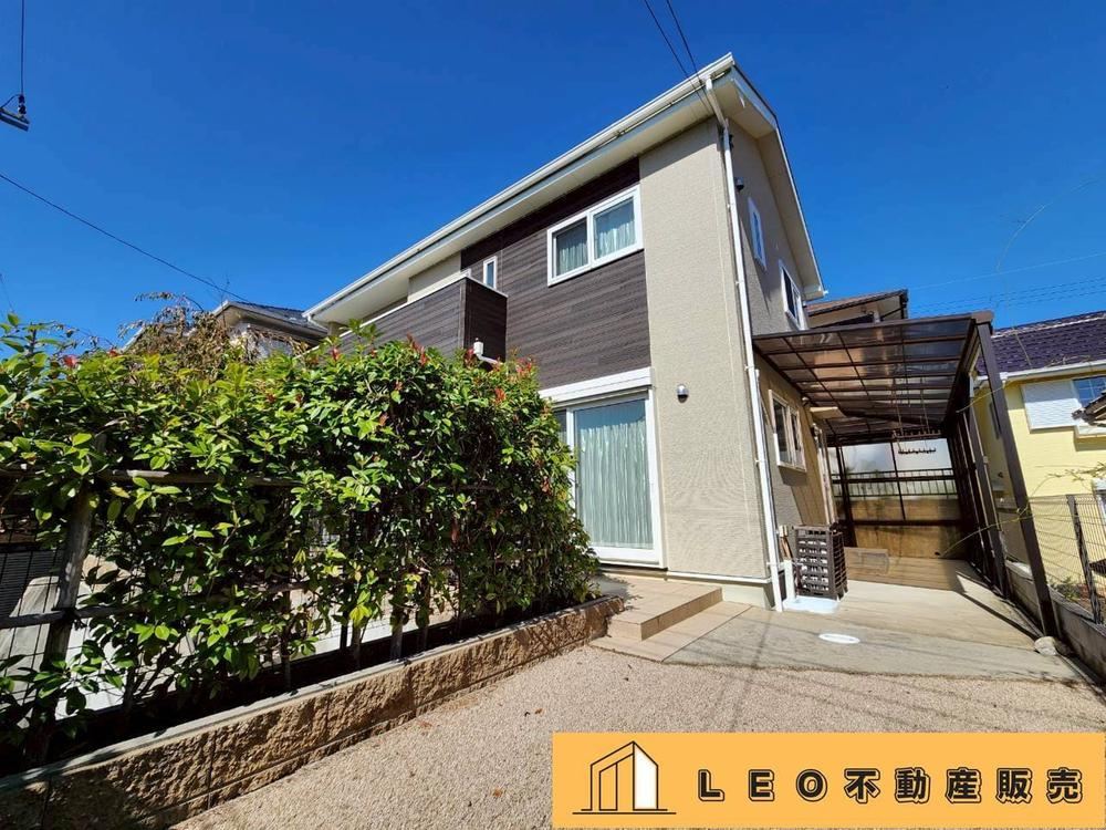 Custom-Built 4LDK House with Scenic Views in Sōzan, Kobe - Photo 1