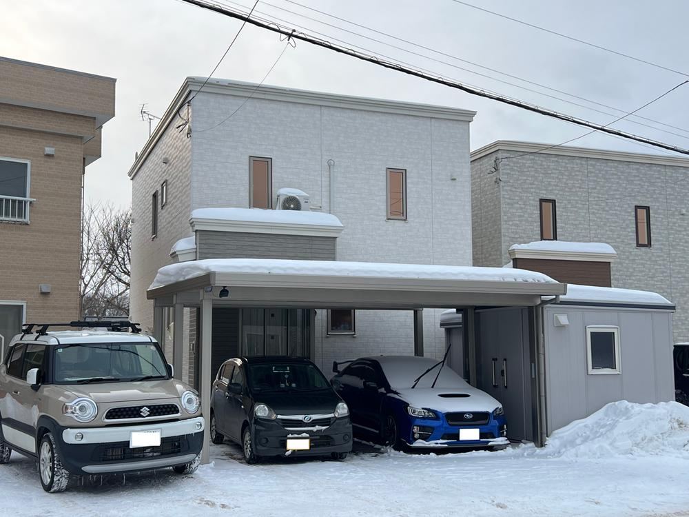 Spacious 4LDK House with Island Kitchen in Ebetsu - Photo 1