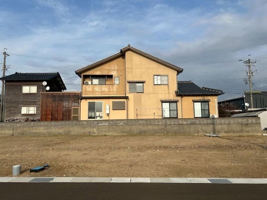 174 m² land in Kahoku, Ishikawa - Photo 1