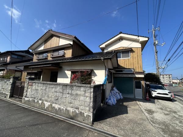 Renovated 4LDK House with Garden in Masuda - Photo 1