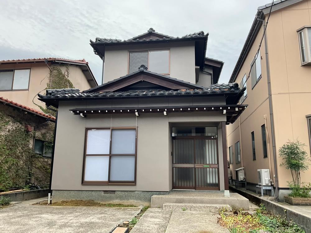 Renovated 4LDK House in Yokogawa - Photo 1