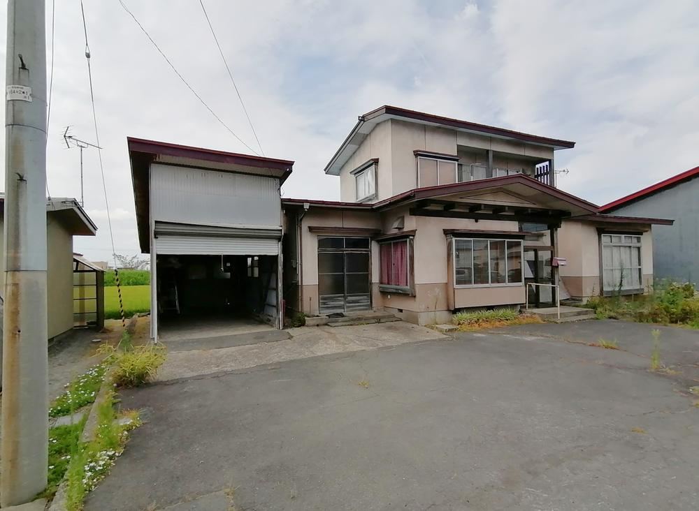 Spacious Land Near Route 7 in Fujisaki - Photo 1