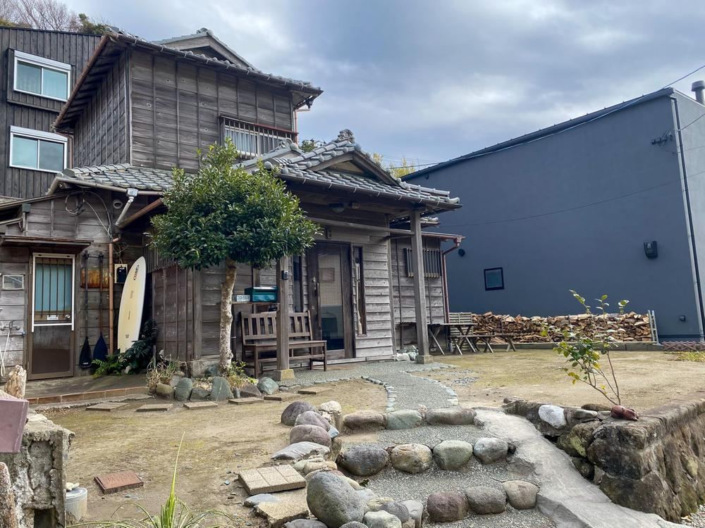 Charming 1LDK House in Inamuragasaki, Kamakura - Photo 1