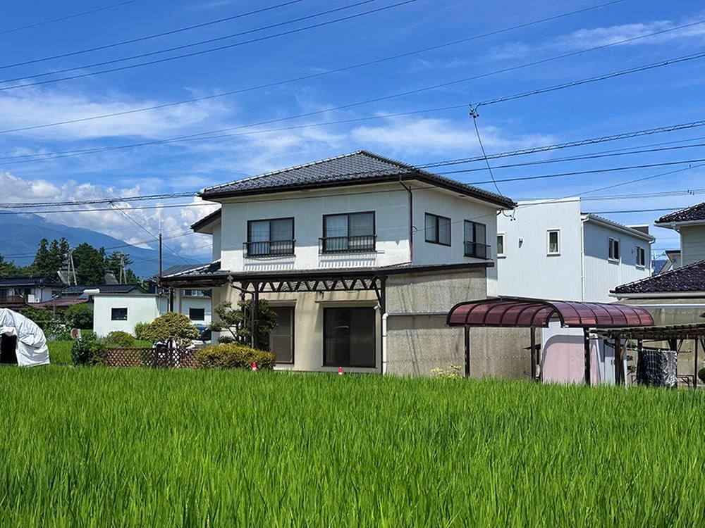 Renovated 5LDK Home Near Shinmura Station - Photo 1