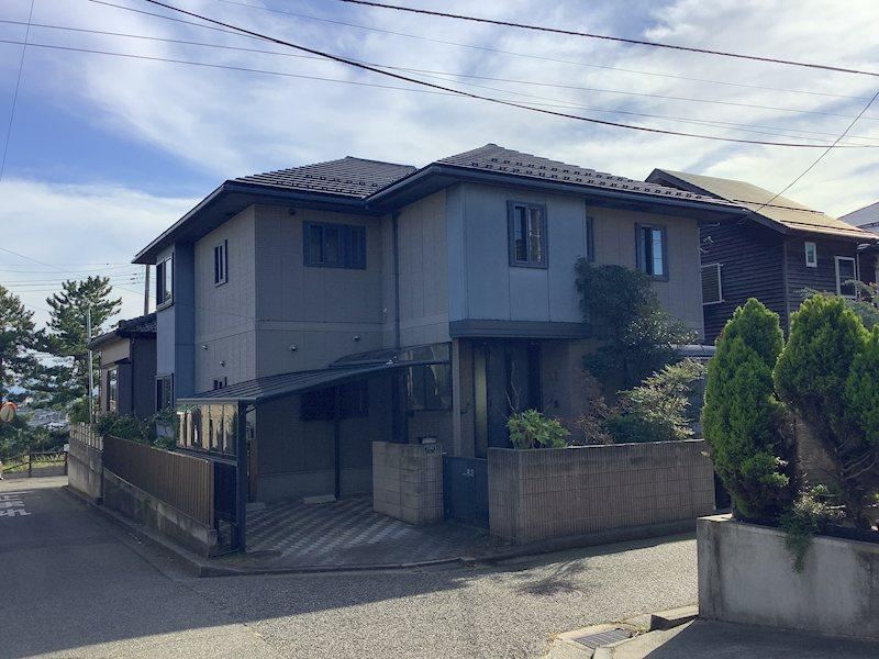 Versatile 5LDK Two-Family House Near Kobari Station - Photo 1