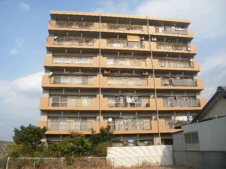 1LDK apartment in Iyo, Ehime - Photo 1