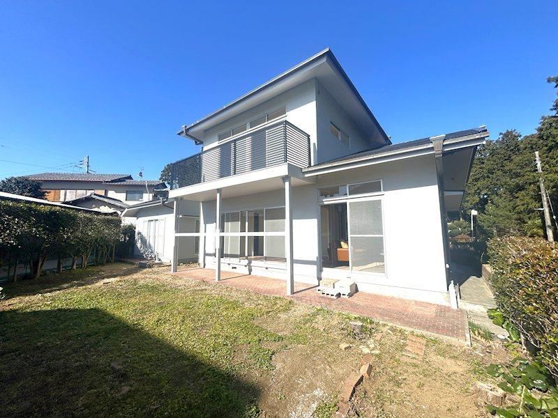 Renovated Home in Green Suruga Heights - Photo 1