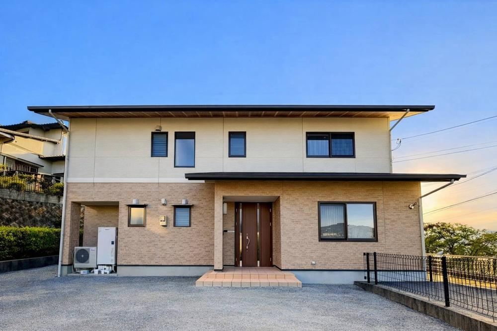 Spacious 6LDK House with Large Garden in Suwa - Photo 1
