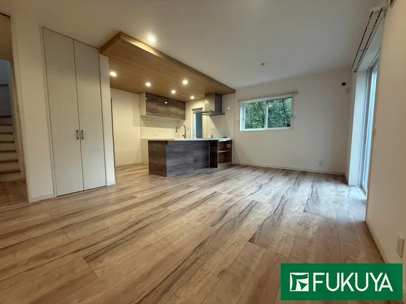 Cozy 4LDK Home with Floor Heating in Shijinjicho - Photo 1