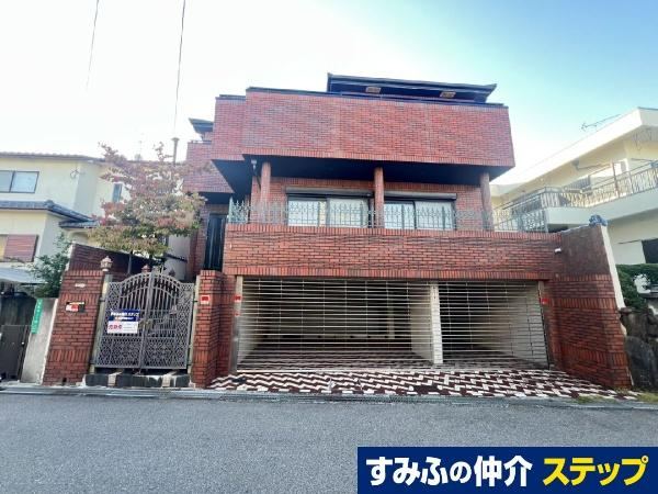 Stylish 5LDK+S House in Takakuradai, Osaka - Photo 1