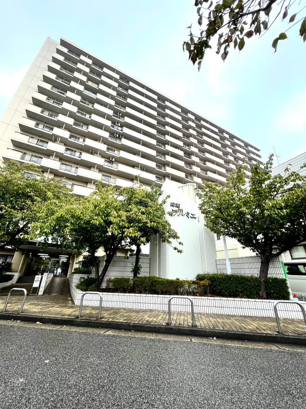 Convenient 2DK+S Apartment in Ayase - Photo 1